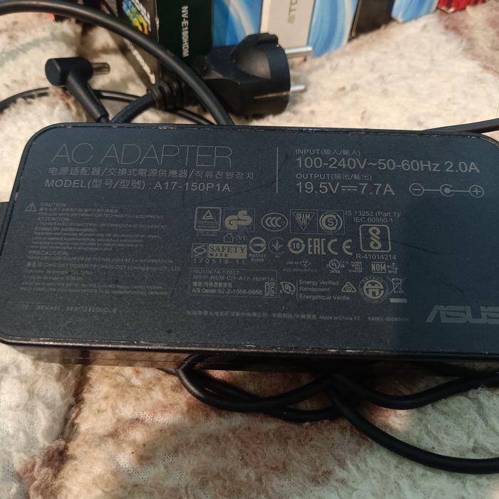 Vând încărcător Asus