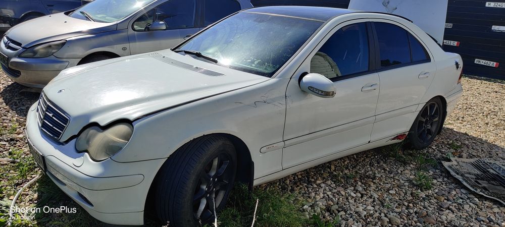 Vindem piese rezultate din dezmembrarea unui Mercedes  C-Class W203