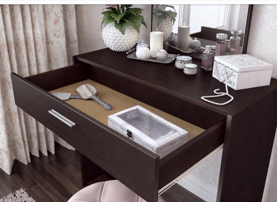 Тоалетка цвят венге