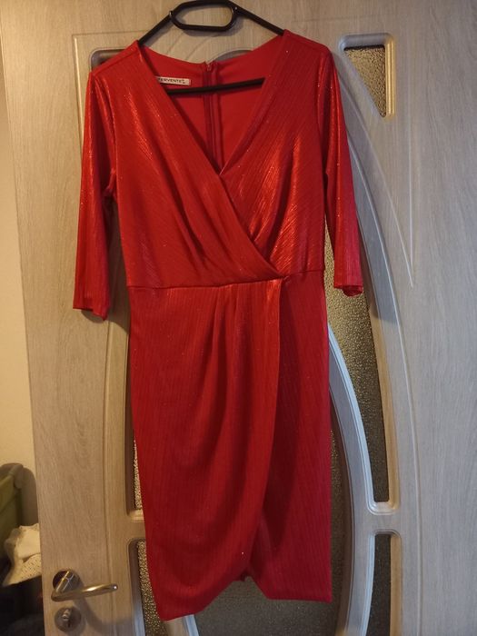 Vând rochii de seara