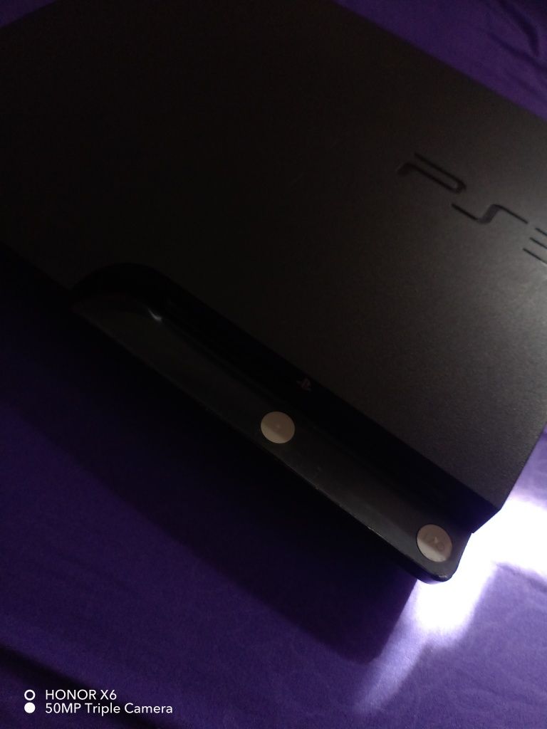 Playstation 3 full 4 djostik va xamma sim zaratkalari ichida