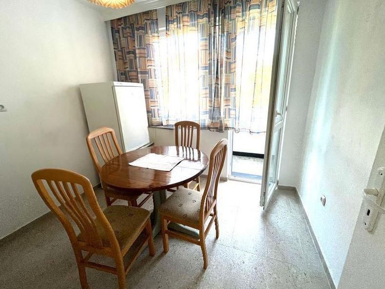 Дава се под наем Тристаен апартамент в Варна, Център - 65 кв.м за 500 € - Снимка #2