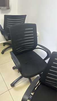 Офисные стулья, почти новые