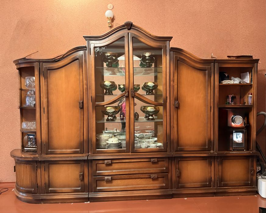 Стенка-горка Румыния и стол