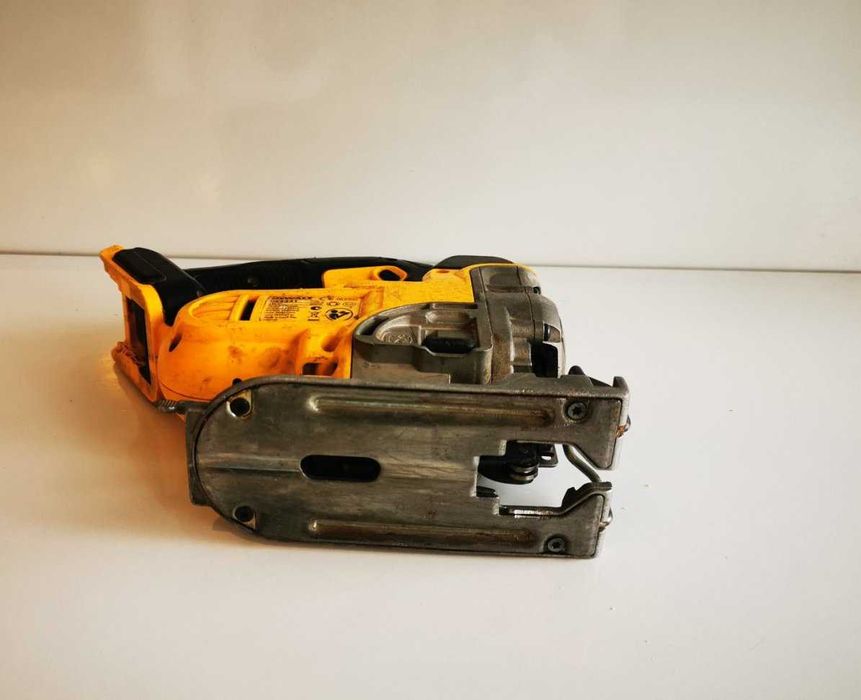 Dewalt DCS 331 - акумулаторен прободен трион /зеге/