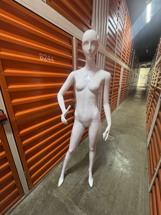 Срочно Продам Маникен