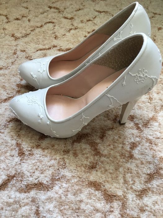 Pantofi piele crem
