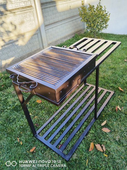 Oferta ! Vand gratar cu masa solid, vopsit termic