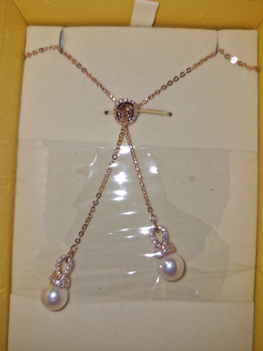 Колие Swarovski        .