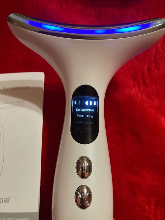 Преносим масажор за лице 3 режима на вибрация за повдигане на кожата.