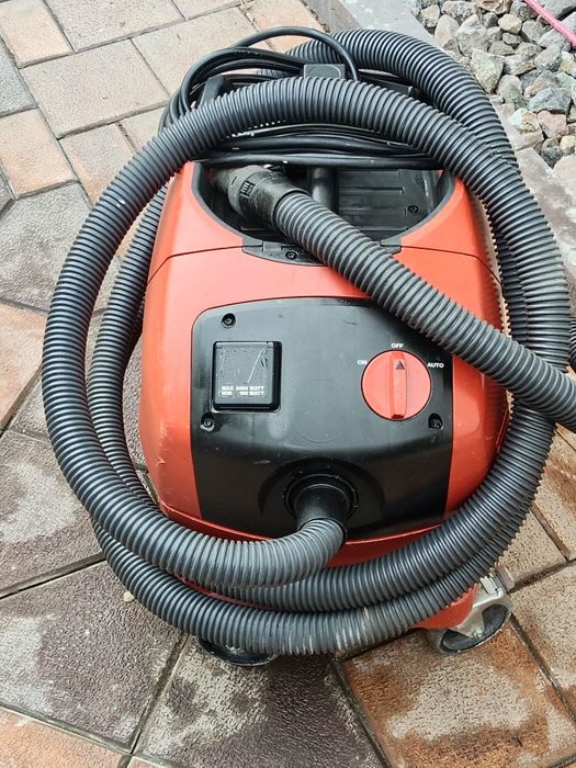 Aspirator HILTI VC 20-U cu auto scuturare că și nou
