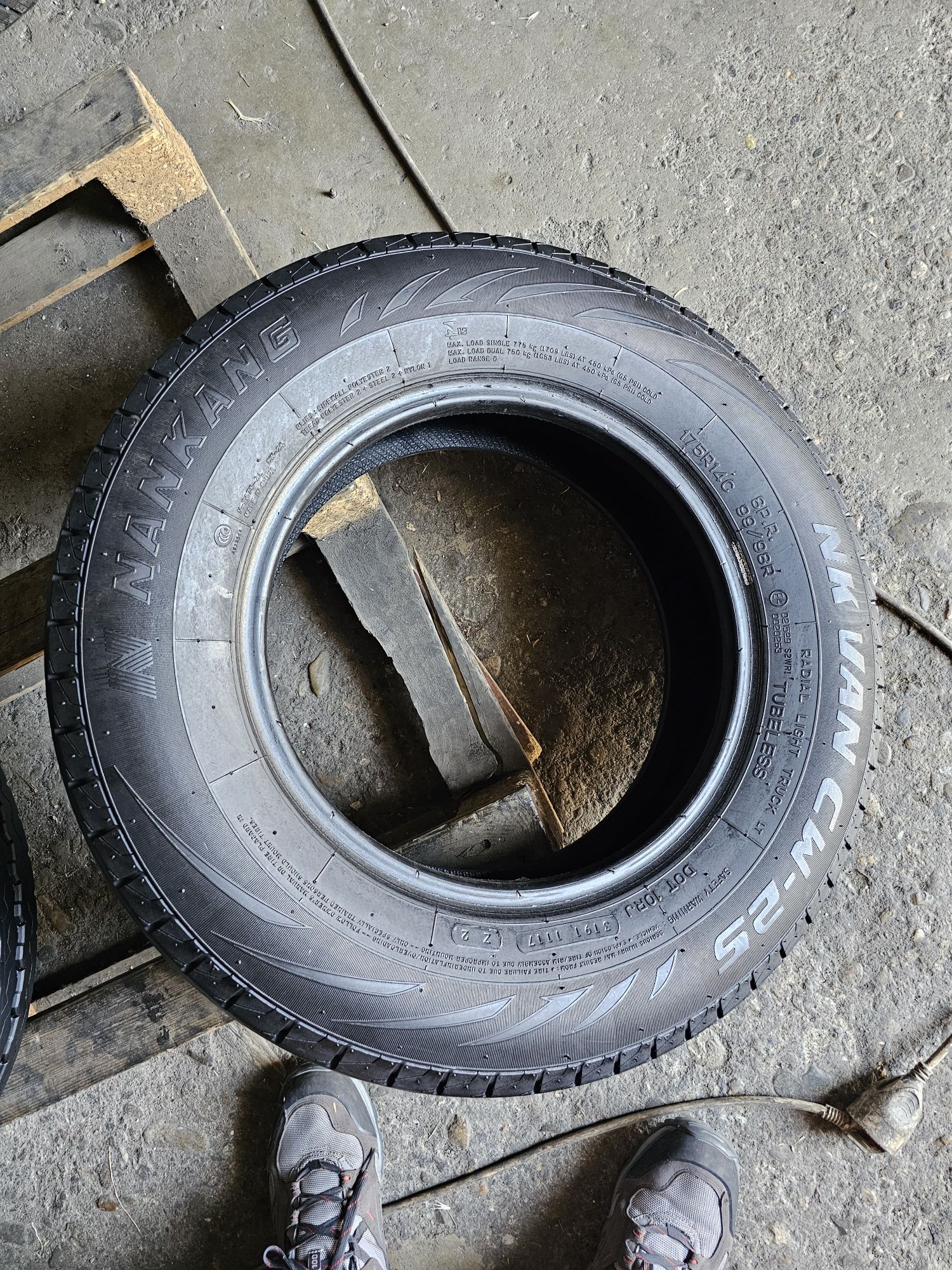 2 anvelope vara  175 R14C Nankang 7.5mm
