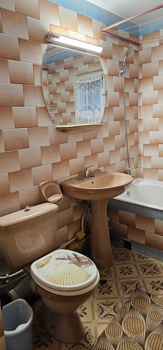 Inchiriez pe termen lung apartament cu 2 camere decomandat