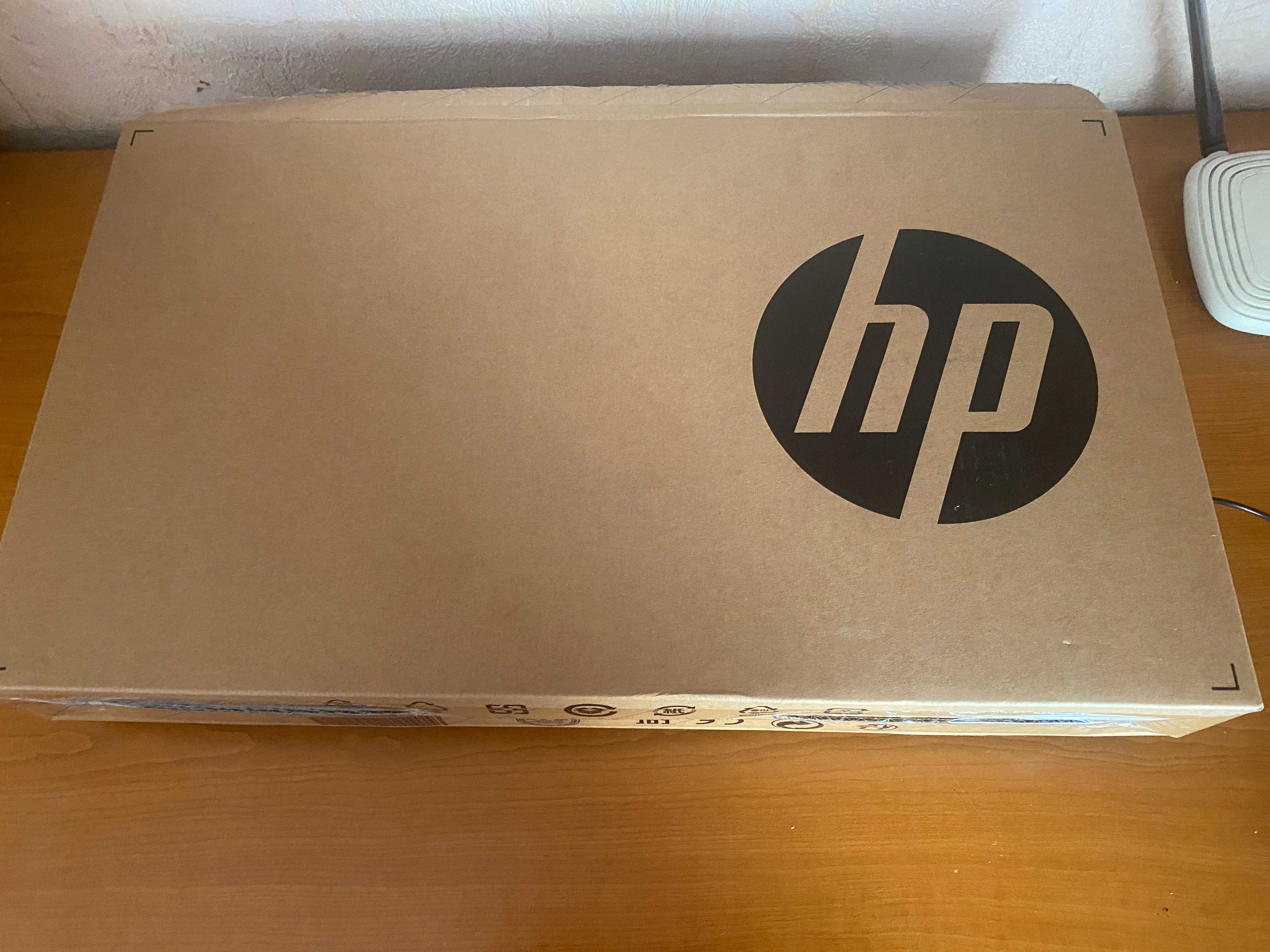 Лаптоп HP 15-BS034NU