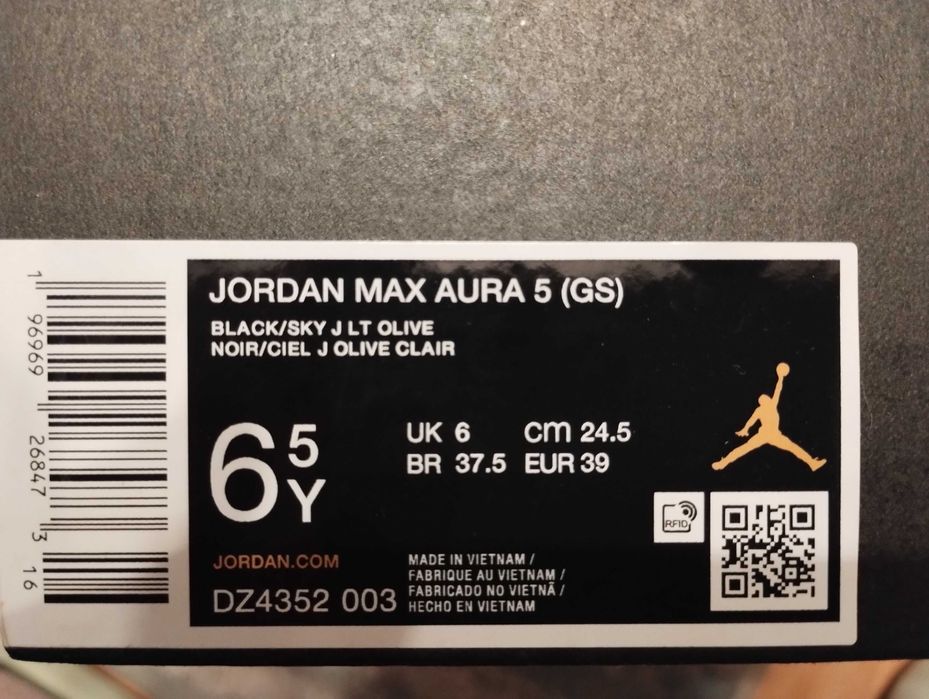 Маратонки Nike Air Jordan Max Aura, 39 размер