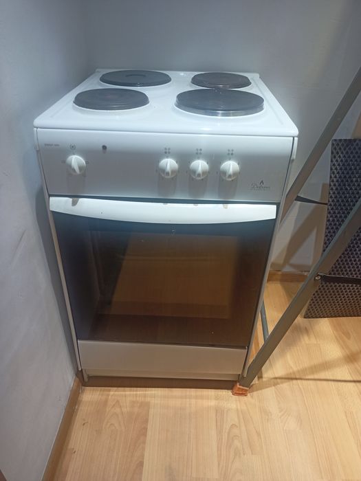 Плита трехкомфорочная Дарина