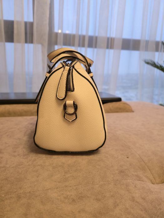 Нова дамска чанта