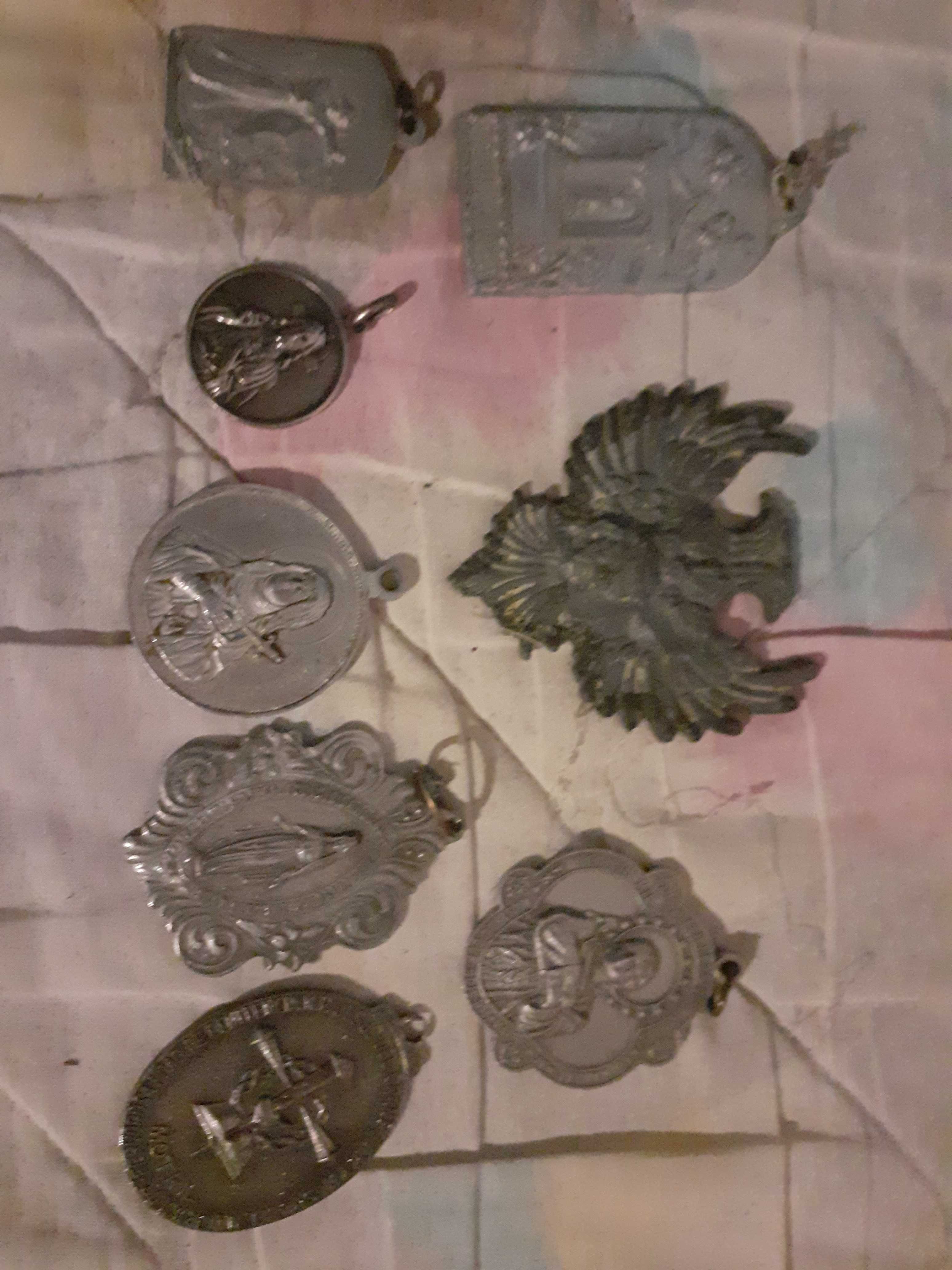 Set insigne,medali de colectie vechi