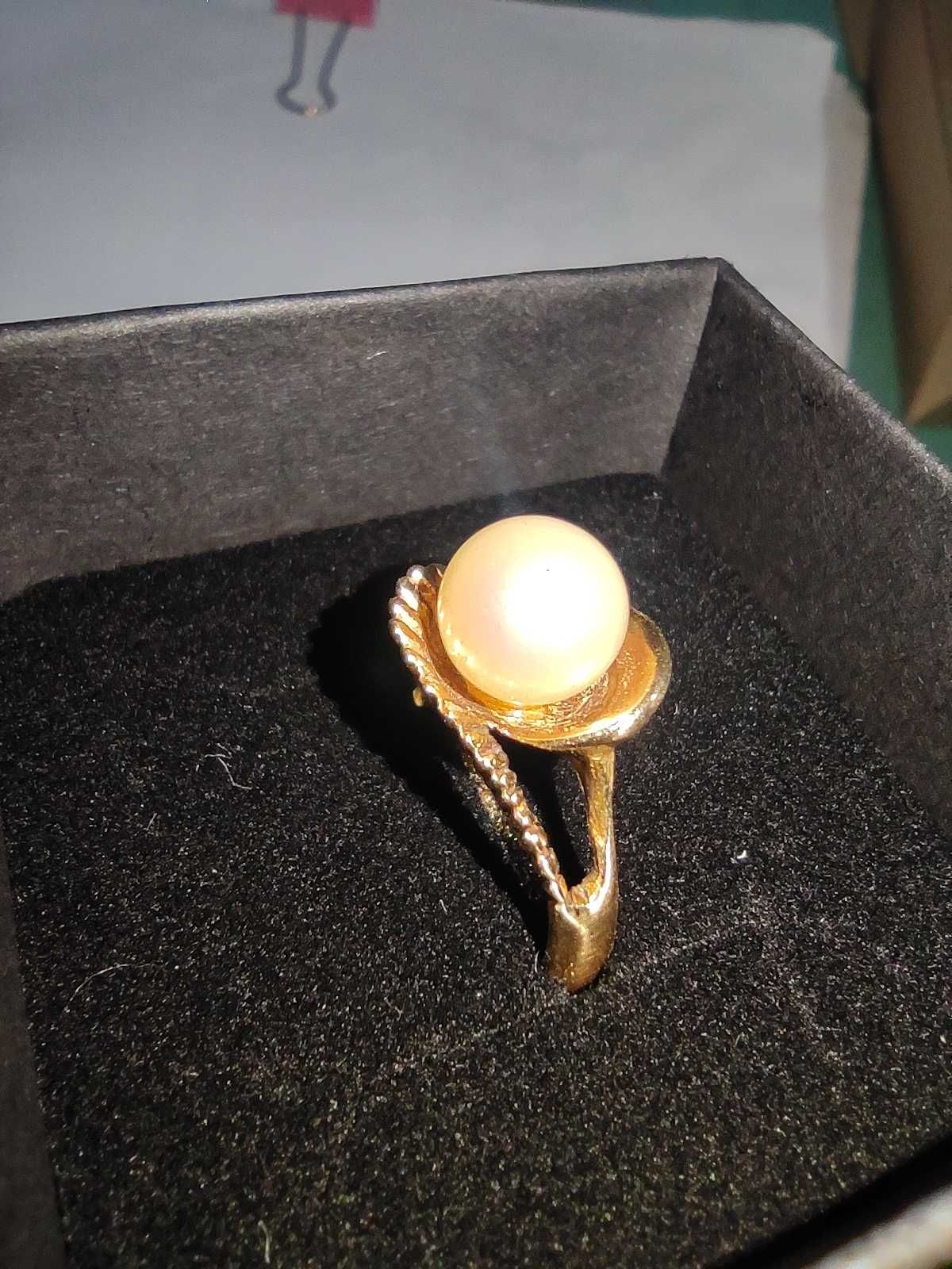 Inel vintage aur 14K  cu perla