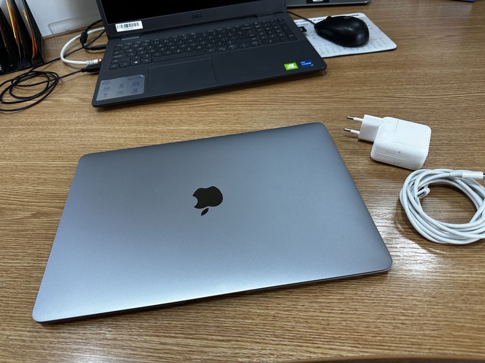 Macbook Air M1 256Gb/8Gb Ram