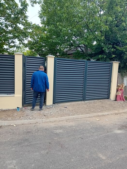 Gard metalic din plasă de sârmă și iută, potrivit pentru delimitarea p