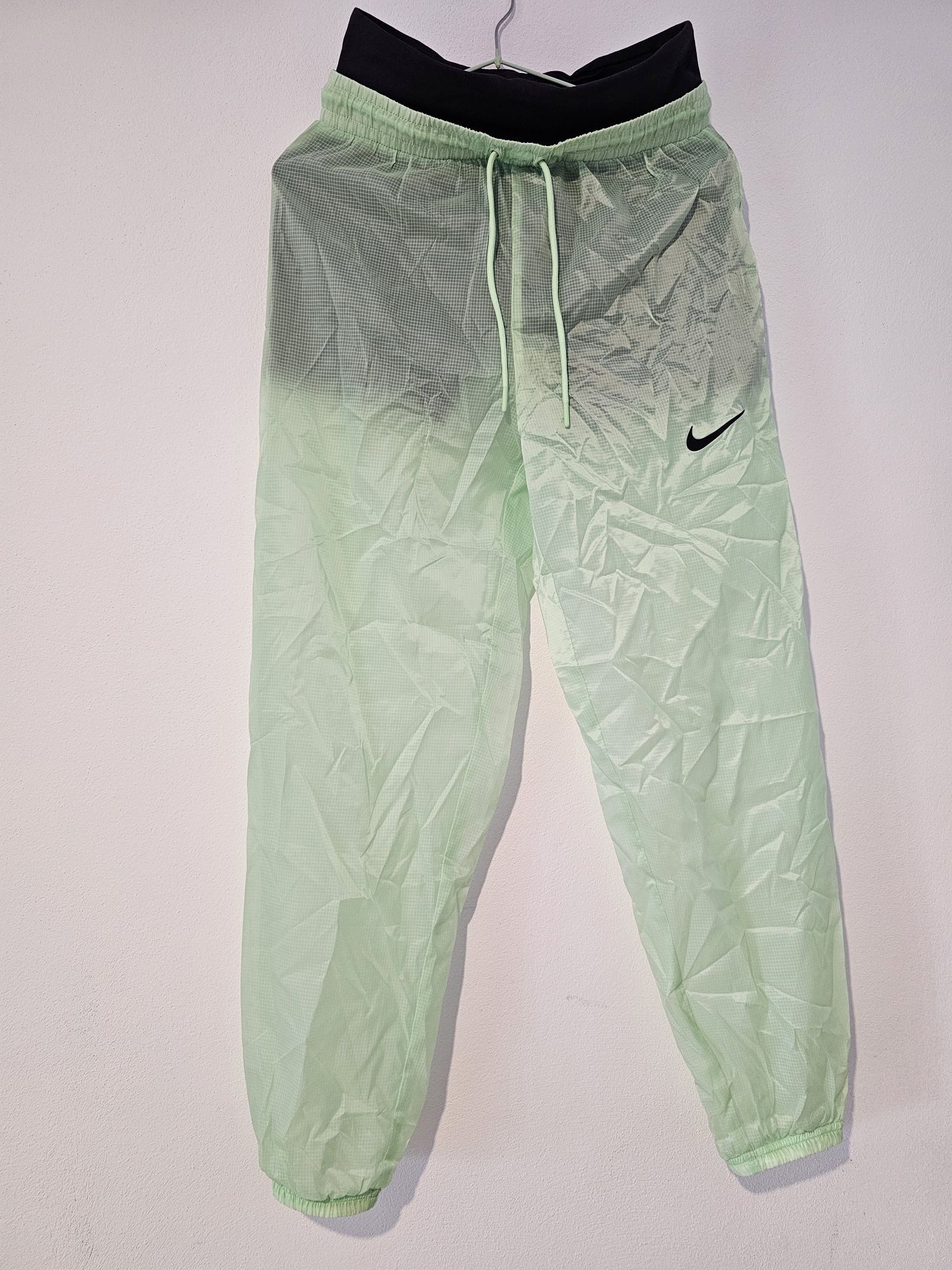 Pantaloni Nike S