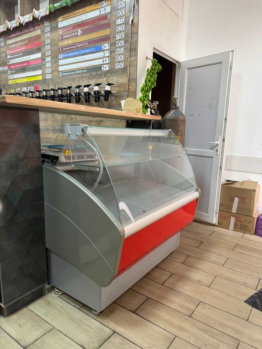 Продается холодильная витрина