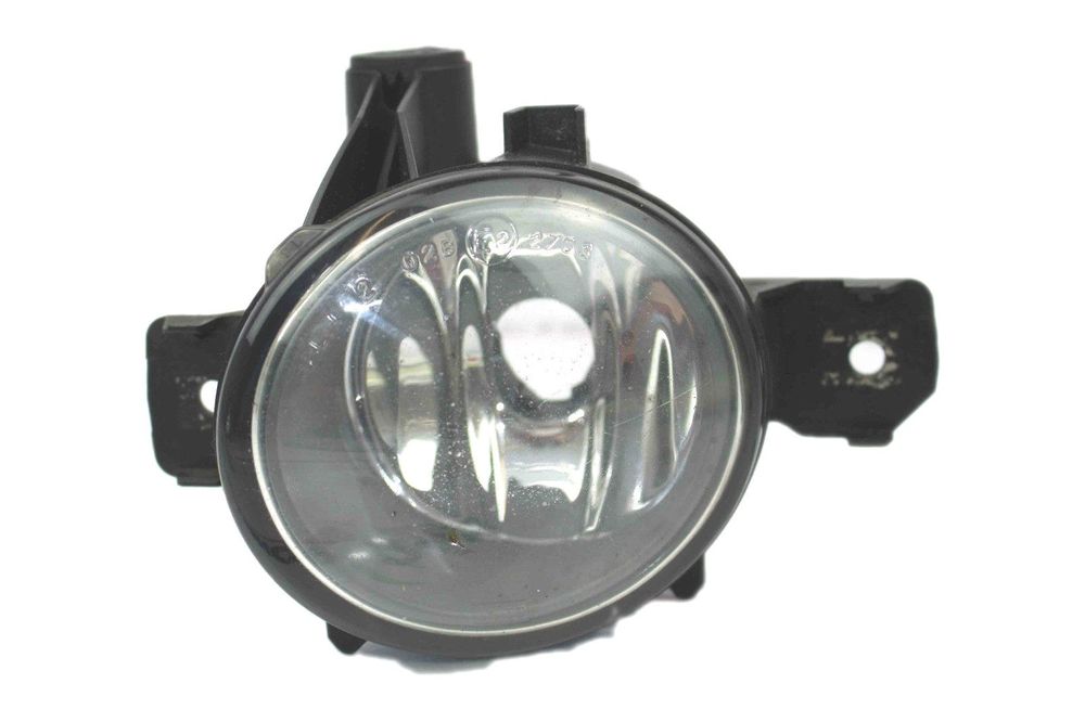 Proiector ceata Bmw Seria 1 (E81/E82/E87/E88) 09.2004-12.2006 Cu 3/5usi, Coupe/Cabrio 2004-2013, Bmw X1 (E84) 09.2009-08.2015, versiune Aerodynamic Package, Bmw X3 (E83) 06.2006-11.2010, Bmw X5 (E70) 10.20