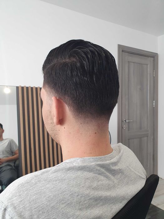 Tuns la domiciliul clintului