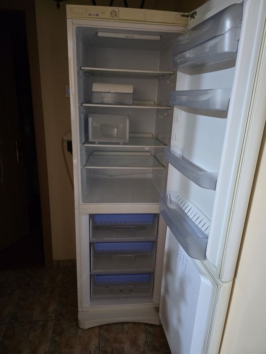 Combina frigorifica Indesit