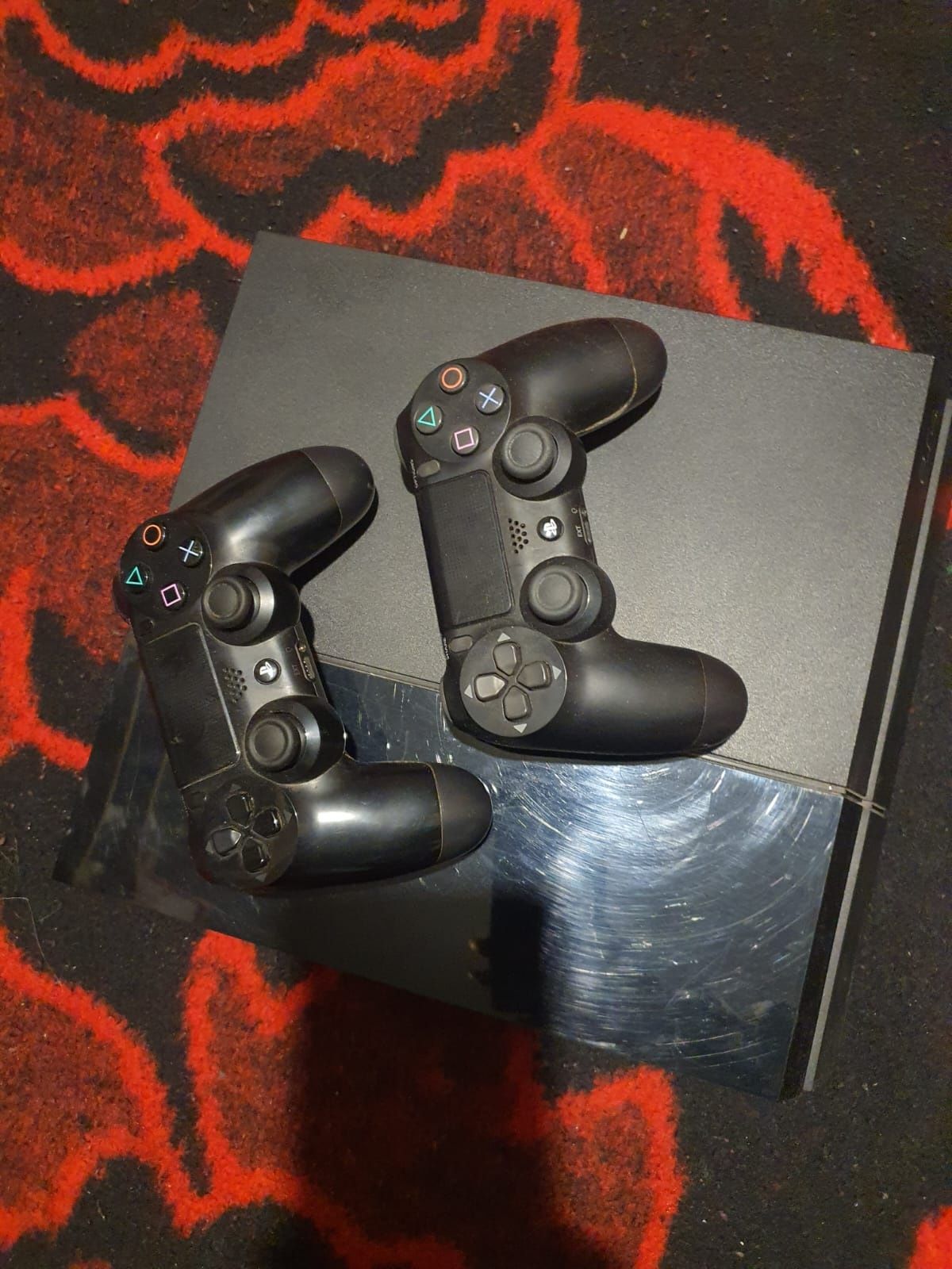 PS 4+ 2 manete perfect funcțional