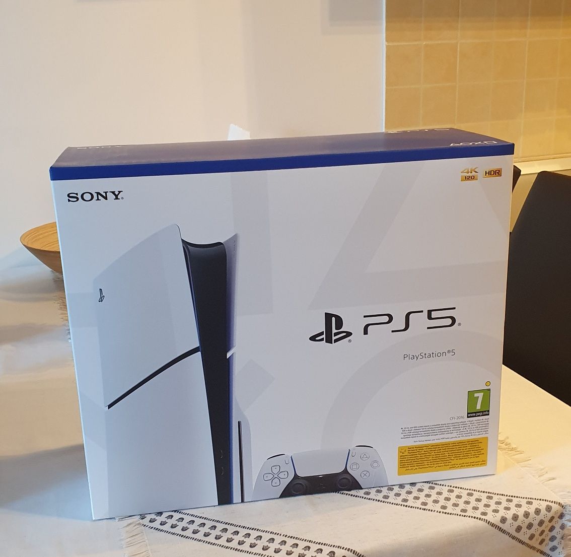 Playstation 5 slim cu disc varianta D-Chassis + FC25