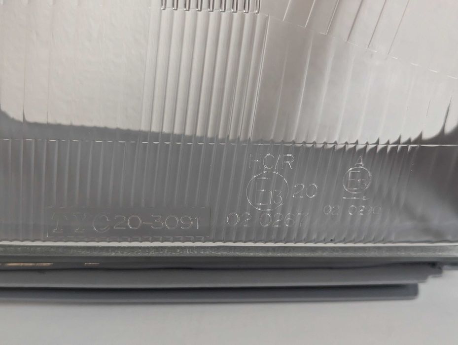 Стъкла фарове Нови Мерцедес 124 TYC Mercedes W124 фар 84-92