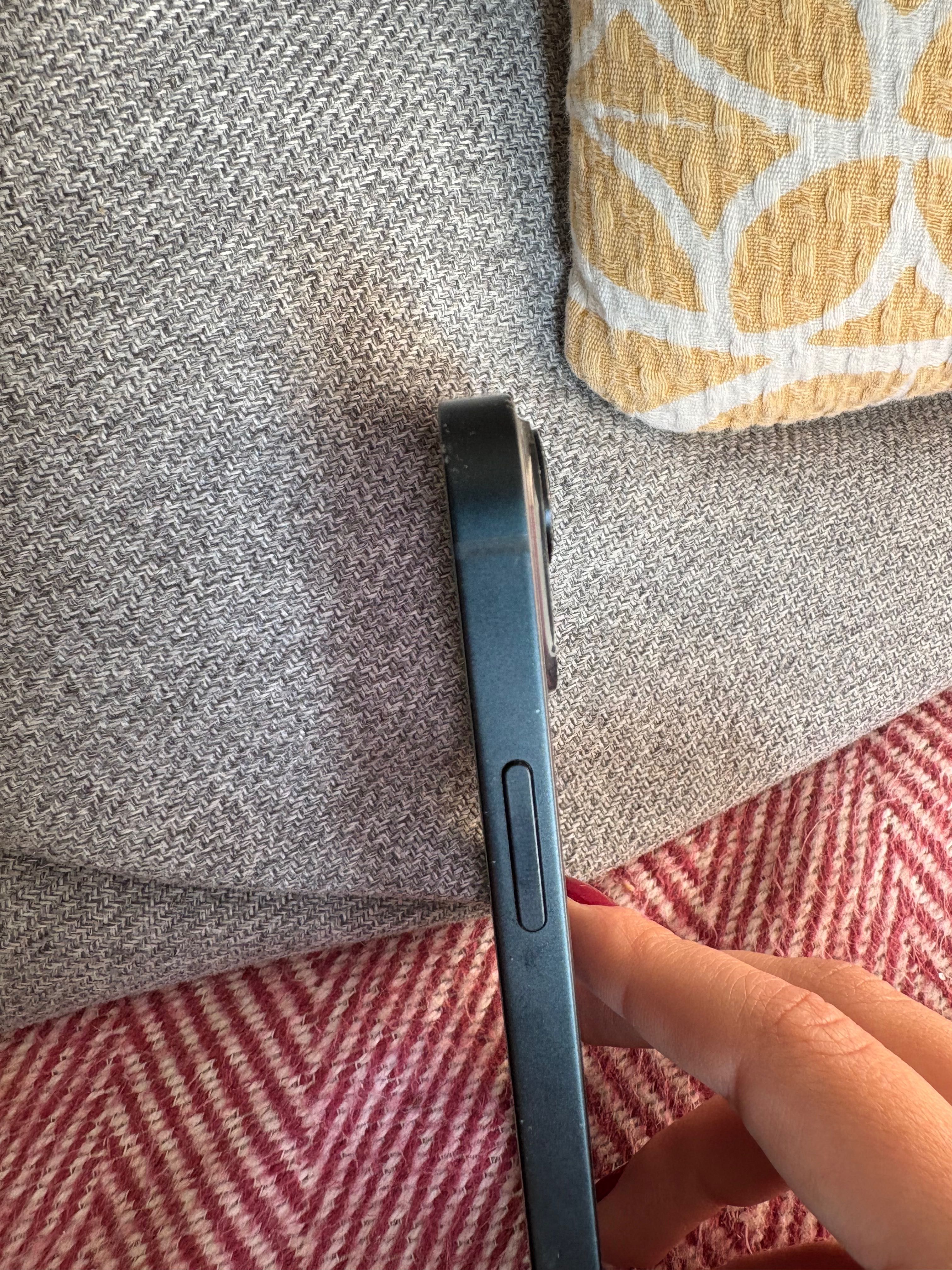 iPhone 13 mini, батерия 81%