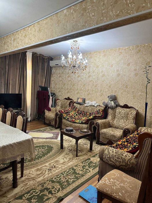 Юнусабад 14квартал.Продам 3 комн. квартиру на 4 этаже 5этажного дома.