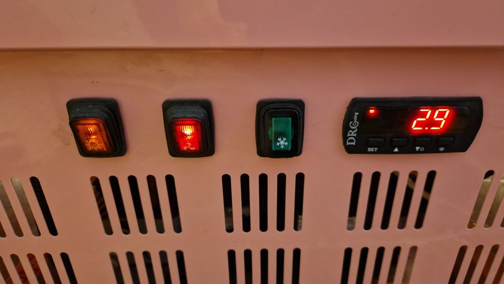 Vitrina frigorifica cofetarie