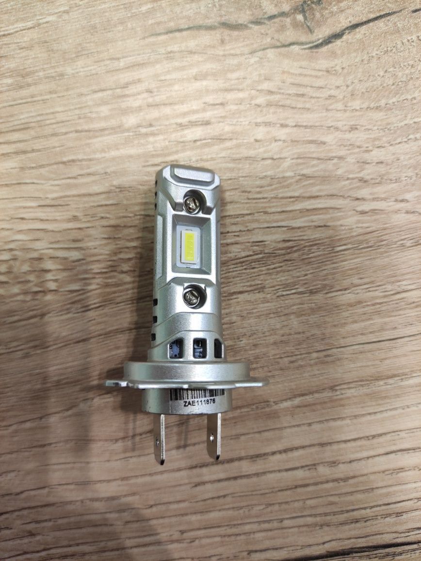 Супер ярки лед крушки H7 , 20W , 6500K