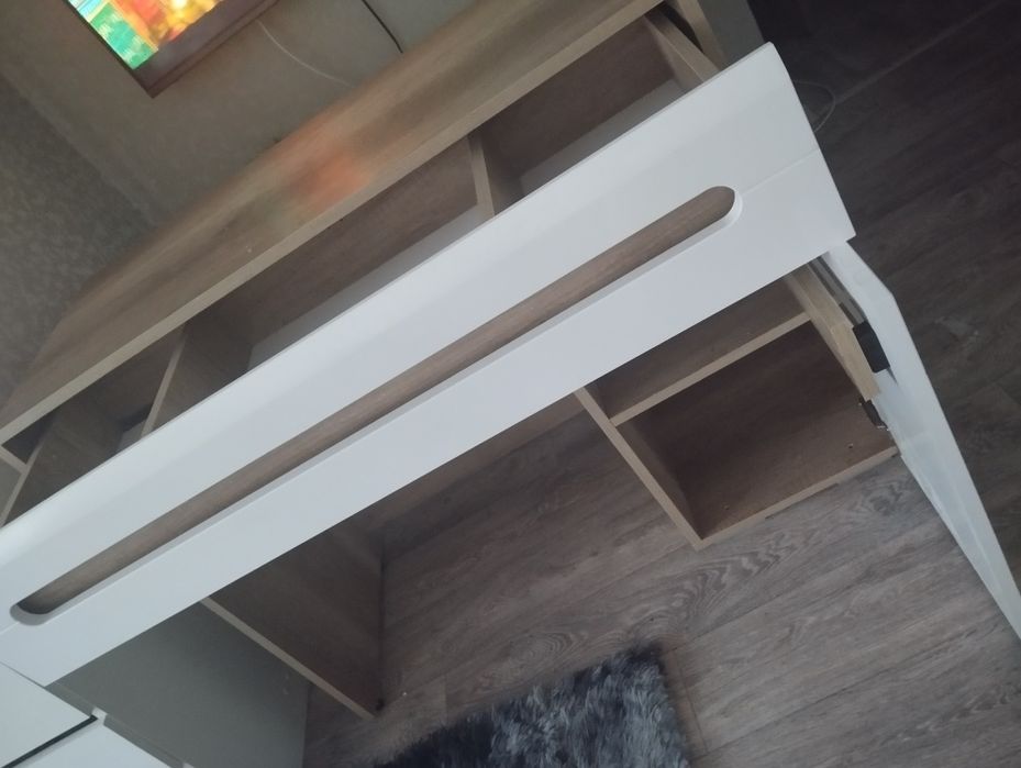 Стол письменый состояние отс "Наоми"