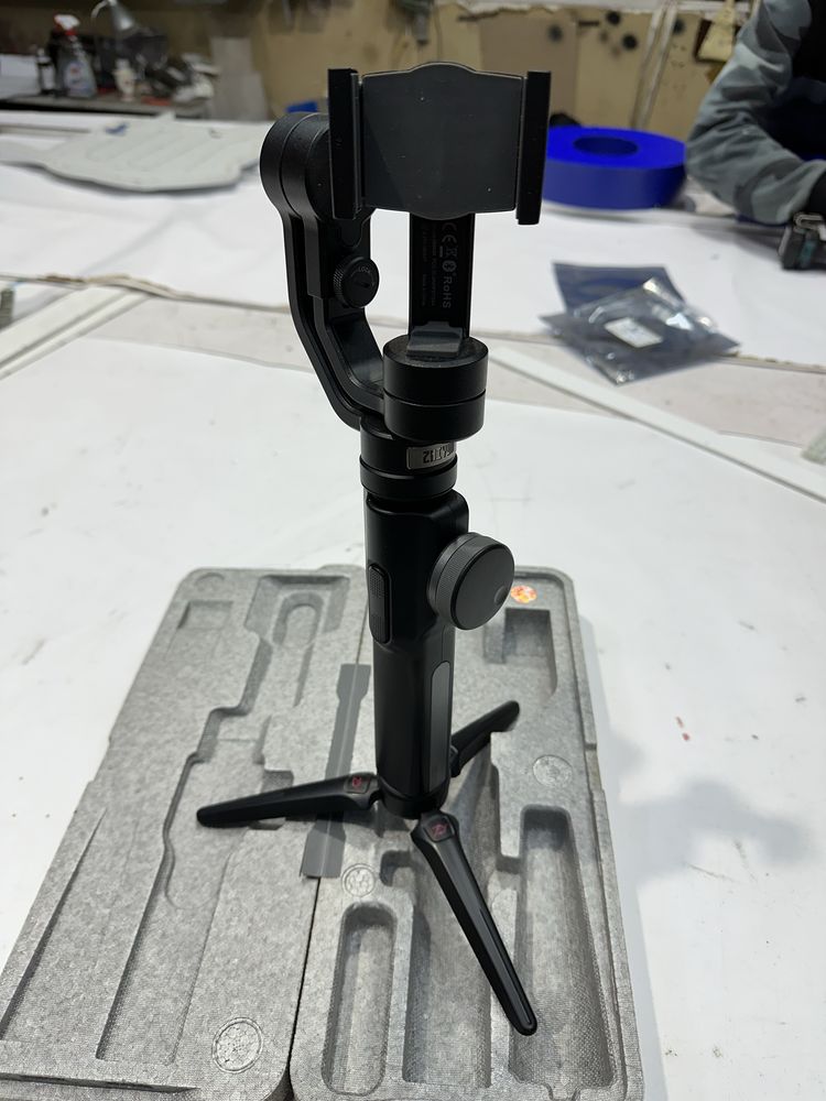 Sistem de stabilizare Zhiyun Smooth 4, Black