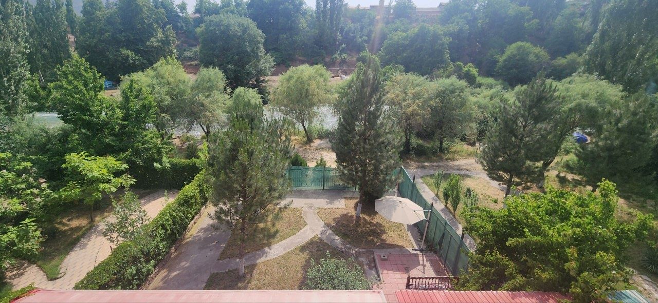 Сдаётся дача в чарваке возле речке Угам