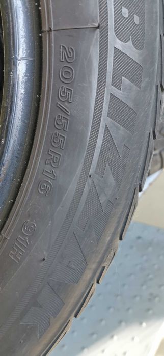 Зимни гуми BRIDGESTONE 205/55 R16 4 броя