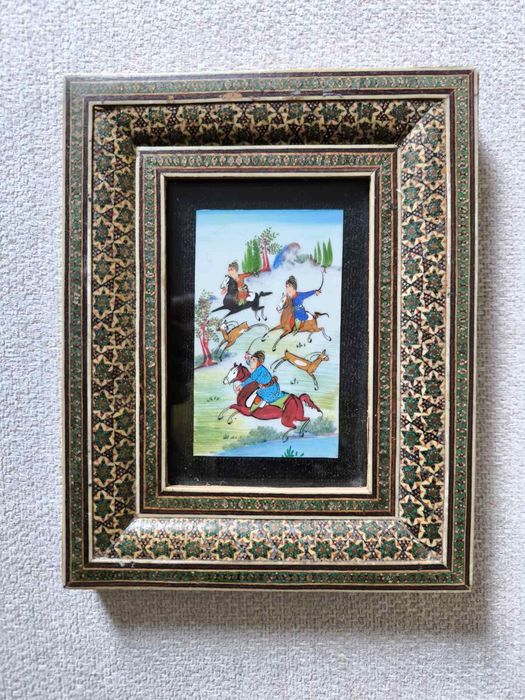 Продавам миниатюрна Индо-Персийска картина с рамка с Микромозайка