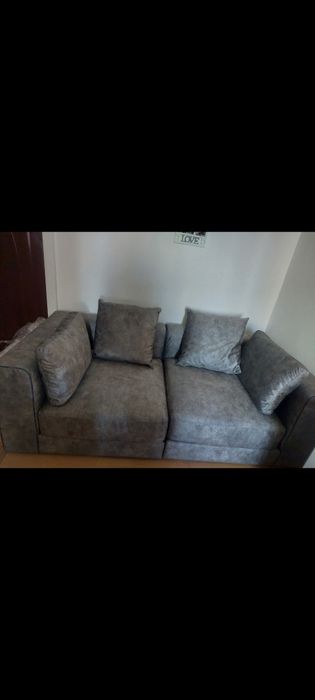 Vând canapea zeus nouă