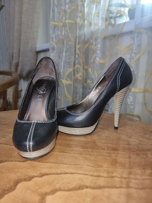 Туфли на шпильке