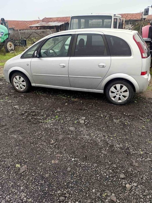 Продавам Опел Мерива / цяла,на части/