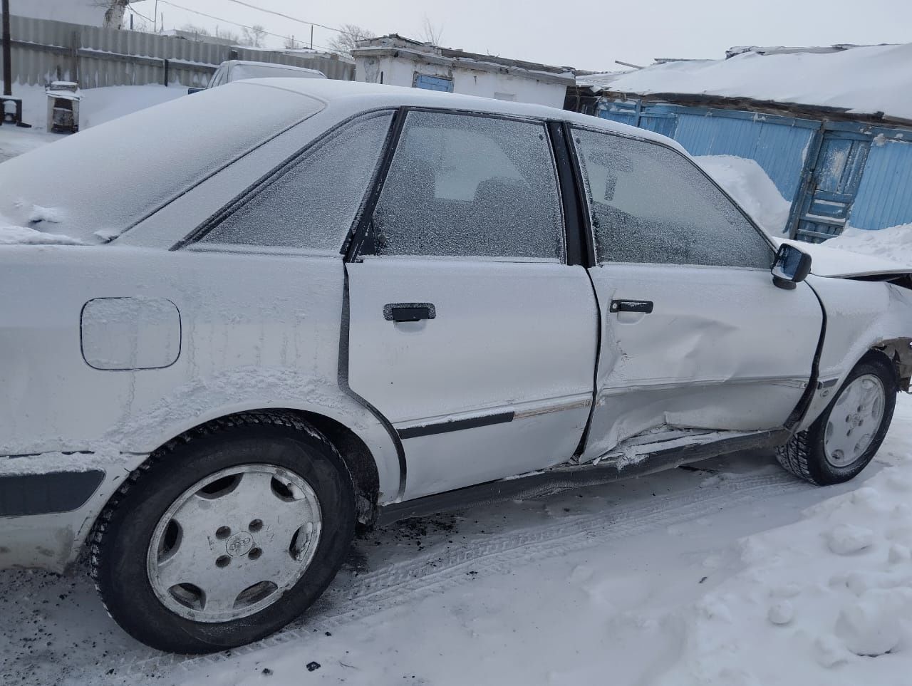 Ауди 80 б4 по запчастяем продаю... Можно селиком всё есть..