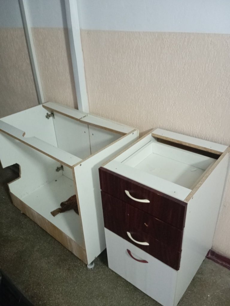 De vânzare mobilă de bucătărie