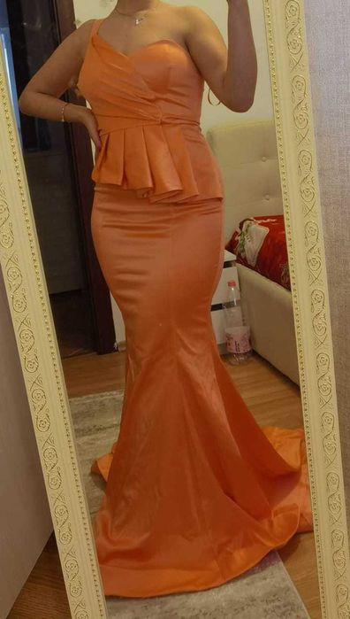 Rochie ocazie tip sirena