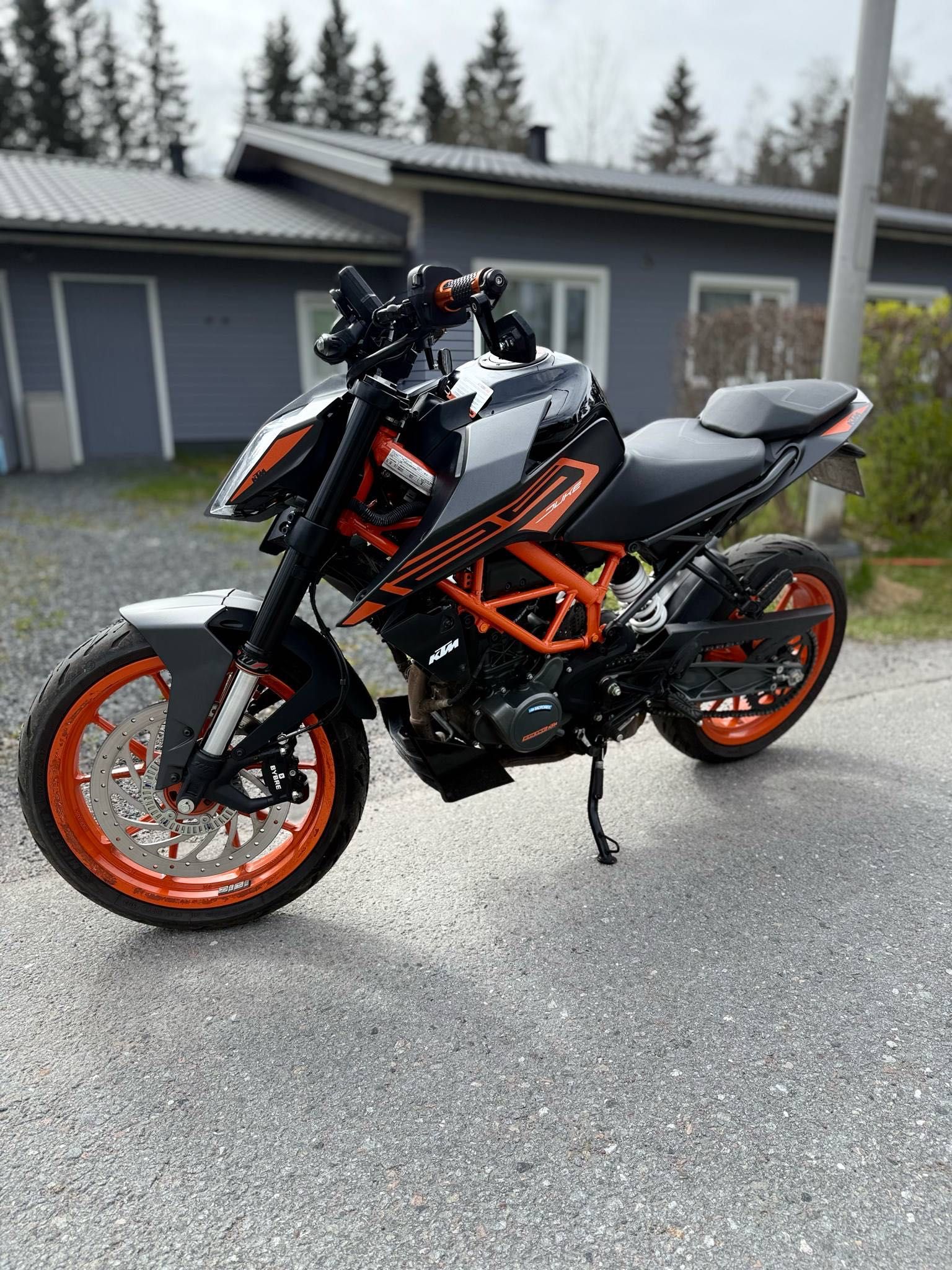 Ktm duke 125  2021