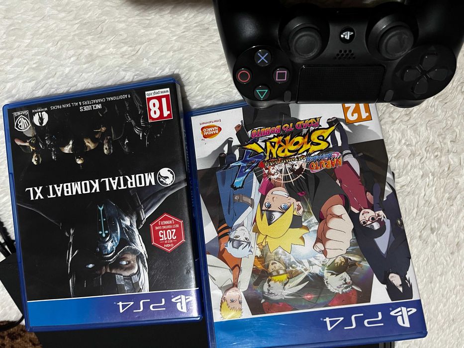 PlayStation 4 Pro + игри + HDMI кабел